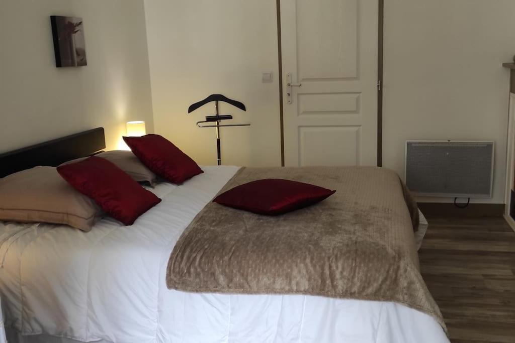 Apartament Chez Ghys Eaux-Bonnes Zewnętrze zdjęcie