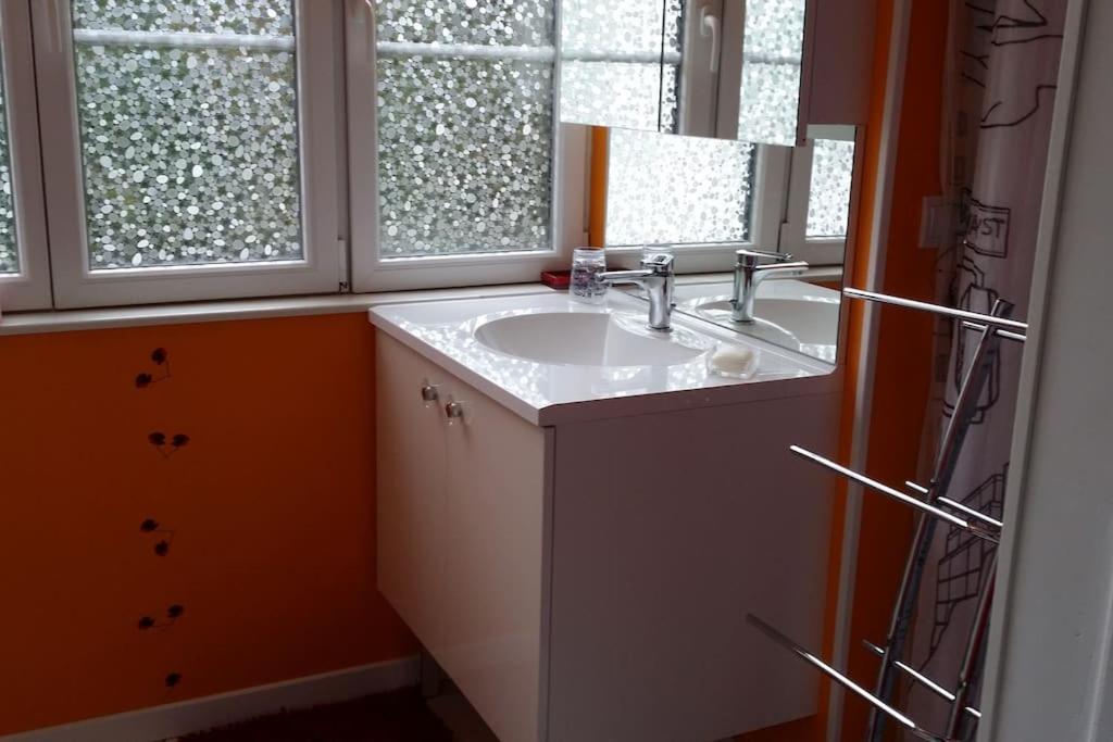 Apartament Chez Ghys Eaux-Bonnes Zewnętrze zdjęcie